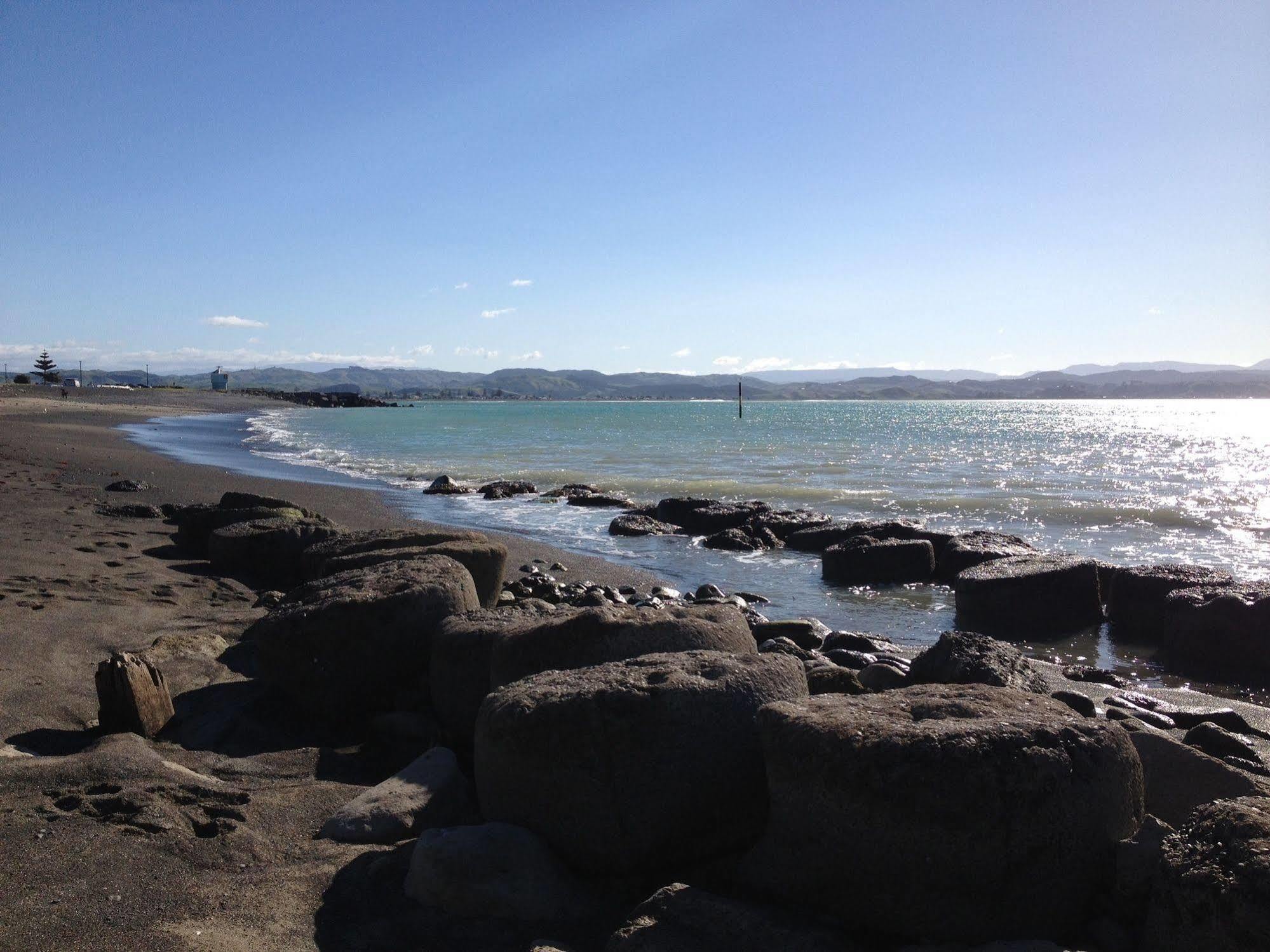 Harbour View Motel On Ahuriri Beach In Napier Nz With Sea View Suites Exterior foto